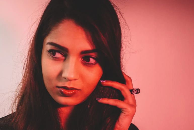 ගැහැණු ළමයින් flirt කරන බව පෙන්වන ඉගි 30ක්