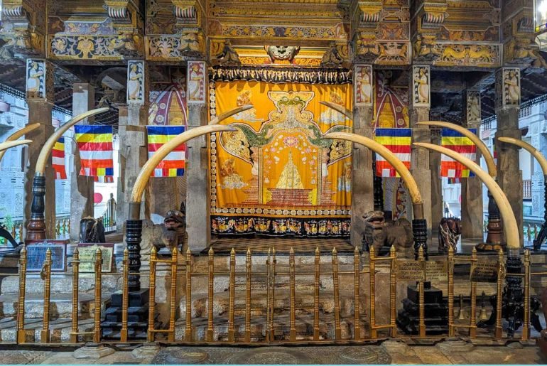 Buddha Tooth relic